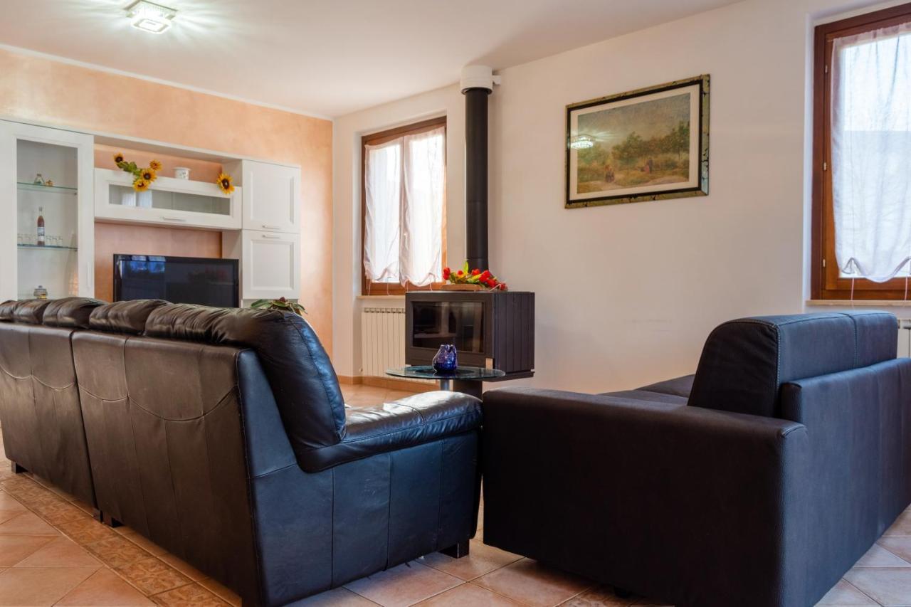 באסטיה אומברה Casa Del Giardino Bright Apartment מראה חיצוני תמונה