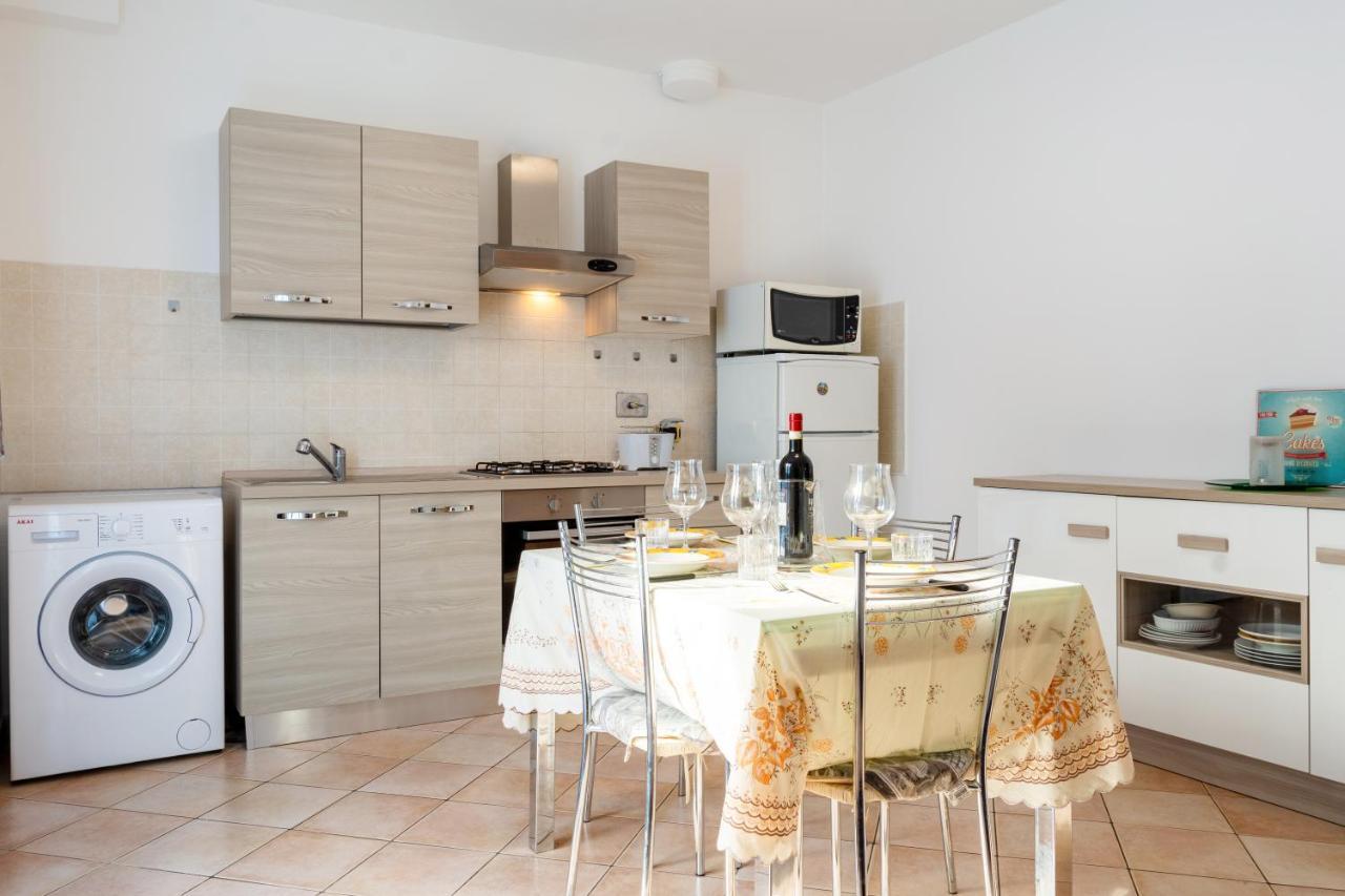 באסטיה אומברה Casa Del Giardino Bright Apartment מראה חיצוני תמונה