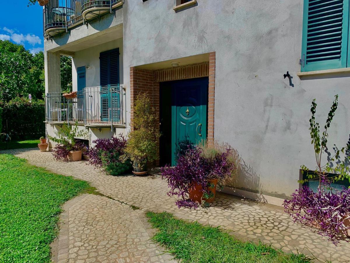 באסטיה אומברה Casa Del Giardino Bright Apartment מראה חיצוני תמונה